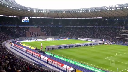 El acto del Hertha Berlin en el 30 aniversario de la caída del Muro