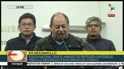Gobierno boliviano convoca a policías al diálogo