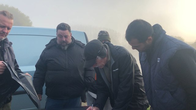 Les pêcheurs saboliens nettoient les rives de la Sarthe