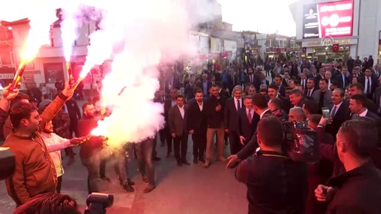 Cumhurbaşkanı Yardımcısı Oktay: "Taşeron terör örgütleriyle de gelsinler, hiç kimse bize bir şey...