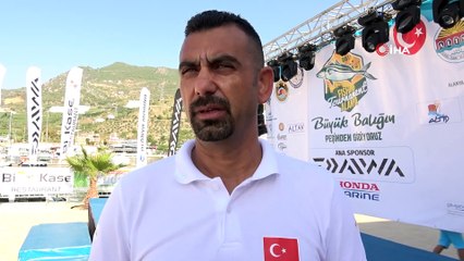 Alanya’da en büyük balığı yakalamak için yarışıyorlar