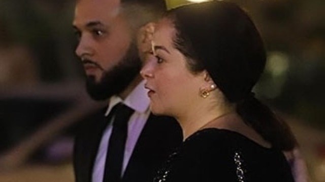 لحظة وصول شقيق هيثم احمد زكي عزاء الراحل