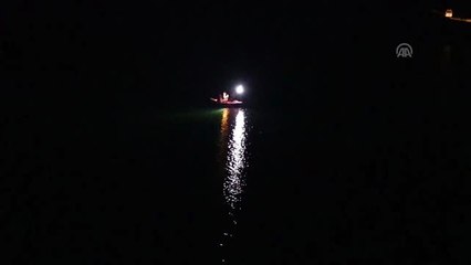 Balık tutarken gölete düşen öğretmen kayboldu