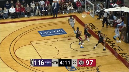 Kobi Simmons Posts 22 points & 10 assists vs. Erie BayHawks
