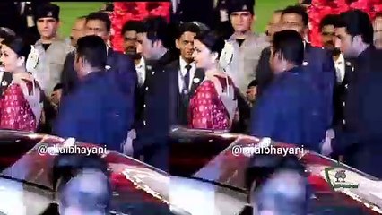 Aishwarya Rai Bachchan and Abhishek Bachchan serve food to guests at Isha Ambani’s wedding