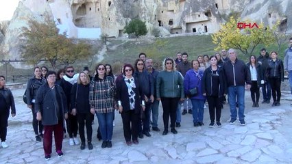 Nevşehir kapadokya bölgesinde turistlerden duygulandıran hareket ata'ya saygı