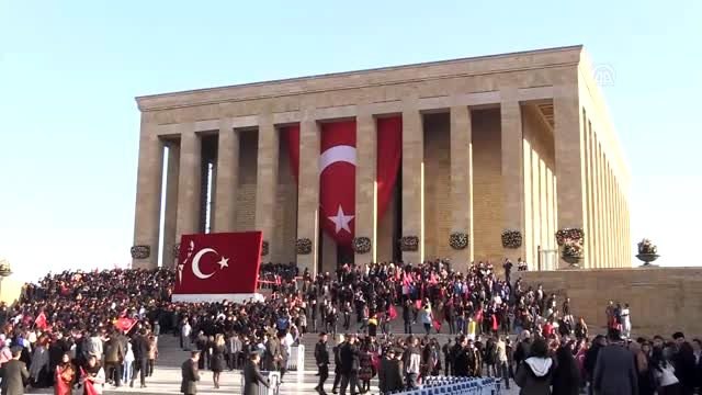 Atatürk'ün ebediyete intikalinin 81'inci yılı - Anıtkabir'i ziyaret eden vatandaşlar (6)