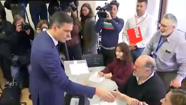 Sánchez anima a los españoles a fortalecer con nuestro voto la democracia