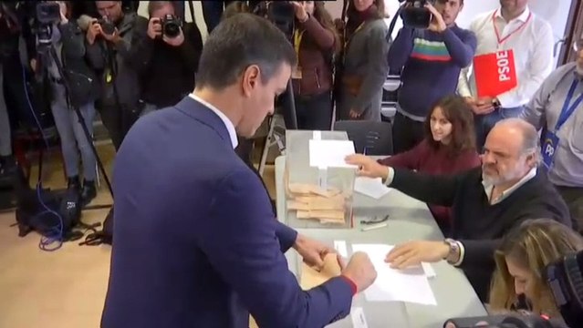 Sánchez anima a los españoles a fortalecer con nuestro voto la democracia