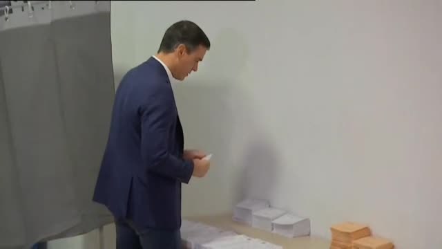 Sánchez anima a los españoles a fortalecer con nuestro voto la democracia