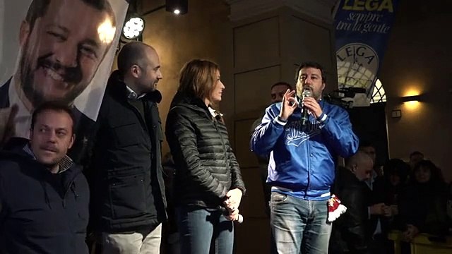 Reggio Emilia - Matteo Salvini in piazza L'Emilia Romagna darà rispetto a chi porta rispetto