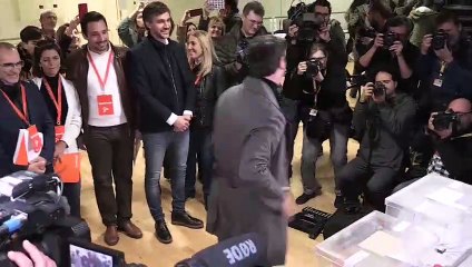 Rivera pide a indecisos moderados que voten para tener la llave del gobierno