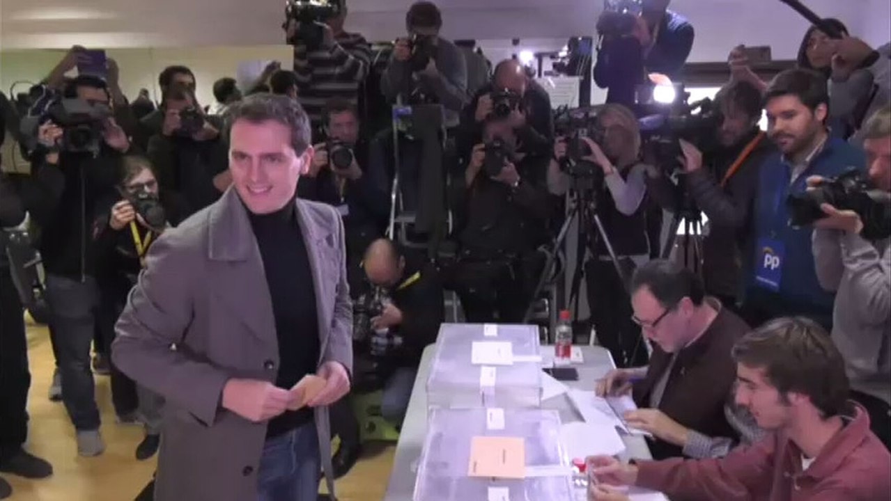 Rivera anima a los “indecisos” a votar para que no ganen los “extremos”