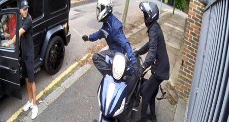 Mesut Özil'e saldıran gaspçıyı hapishanede dövdüler!