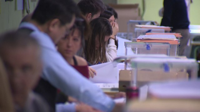 La mañana en los colegios electorales se desarrolla con normalidad