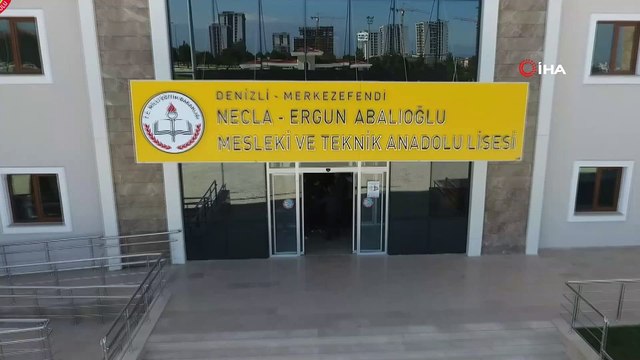- Öğrenciler Ata’ya olan bağlılıklarını ve saygılarını koreografi ile gösterdiler- Öğrenciler okul bahçesinde büyük Türkiye haritası ve ay yıldız koreografisi oluşturdu