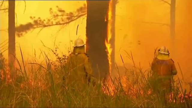 Graves incendios forestales en Australia dejan al menos tres fallecidos