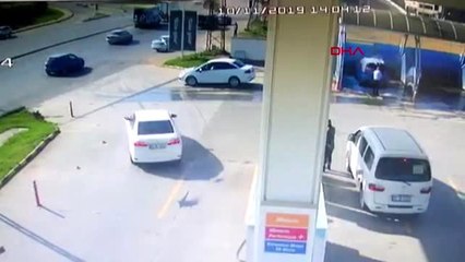 Oğlunun nikahına giderken hayatını kaybetti... kaza anı kamerada