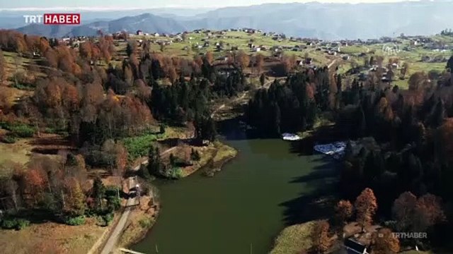 Hıdırnebi Yaylası sonbahar manzarasıyla ziyaretçilerini ağırlıyor