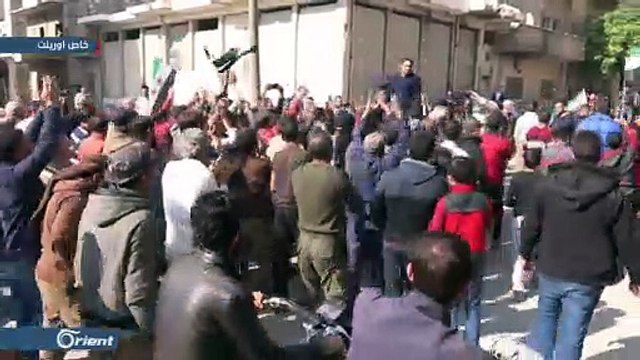 مظاهرة في معرة النعمان بإدلب تطالب بإسقاط حكومة الإنقاذ و هيئة تحرير الشام