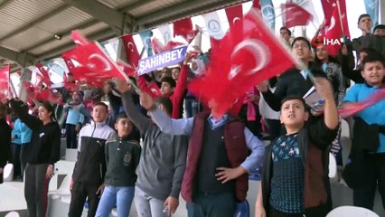Türkiye Kupası'nı Onursal Başkan Tahmazoğlu'na hediye ettiler