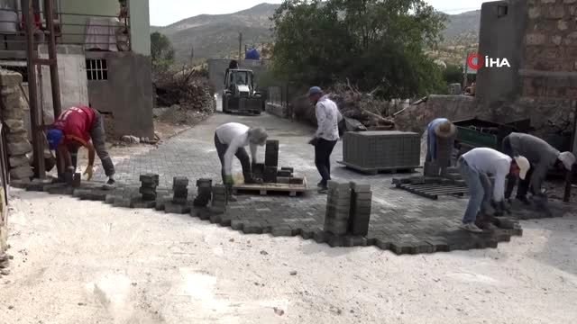 Gercüş'te parke taşı ustalarından Atatürk'e saygı duruşu