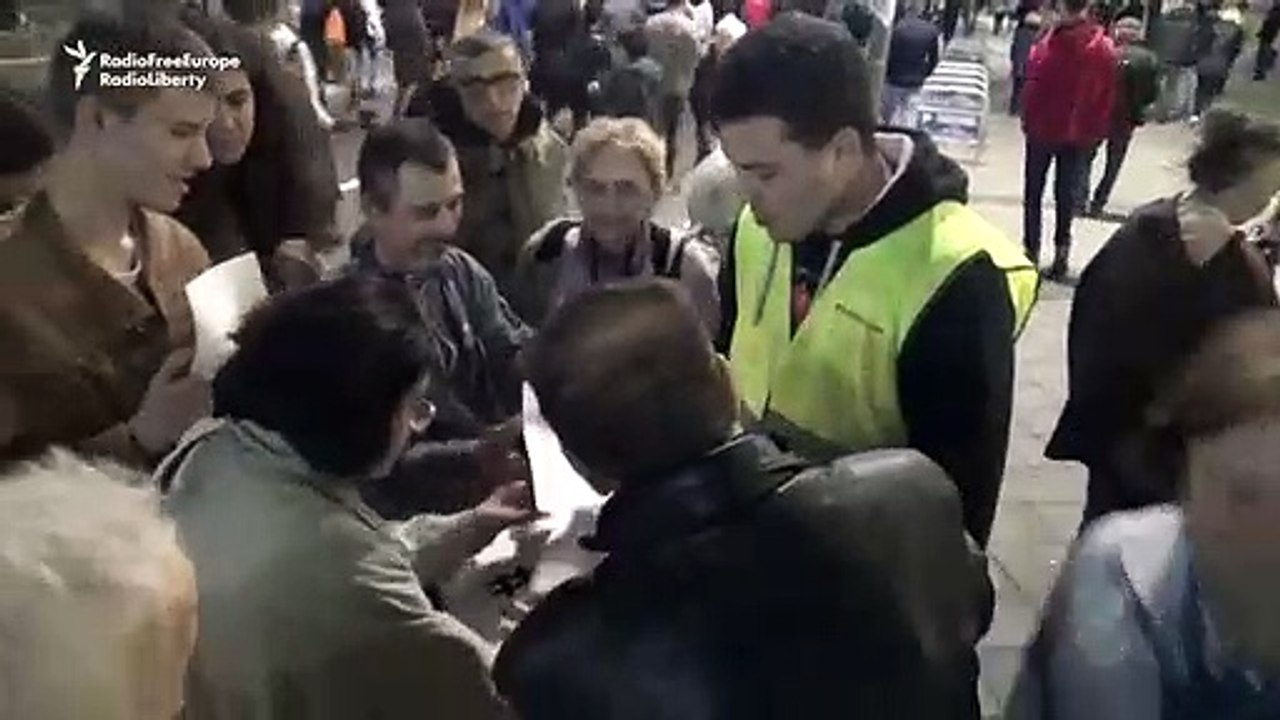 Protestors Gather in Serbia to Draft Questions to Be Asked To The President