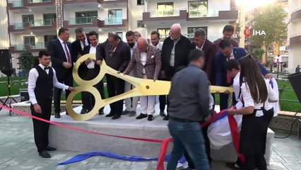 Hatay'da Dünyanın En Büyük Makasıyla Açılış