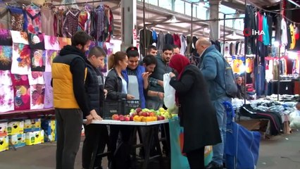 Otizmli Gençler Pazarda Tezgah Başına Geçti