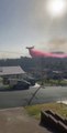 Les images impressionnantes d'un avion super tanker qui largue du retardant sur les incendies en Australie