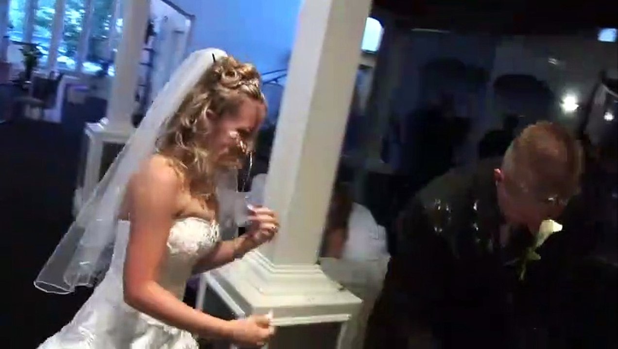 Ce que fait le marié au moment de découper le gateau va mettre la mariée très en colère