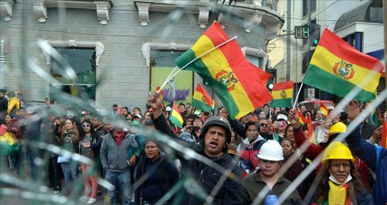 Bolivya'da ABD destekli darbe: Genelkurmay Başkanının istifasını istediği Devlet Başkanı Morales görevi bıraktı