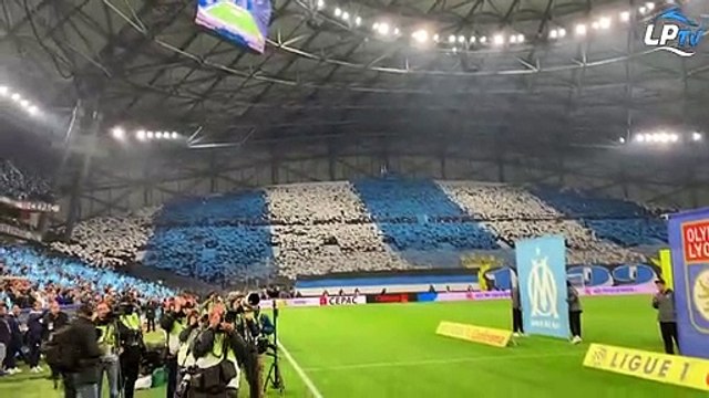Le sublime tifo du Vélodrome vu depuis le bord du terrain !