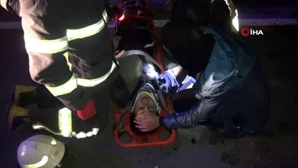 Aksaray'da 2 otomobilin kafa kafaya çarpıştığı trafik kazasında 9 kişi yaralandı