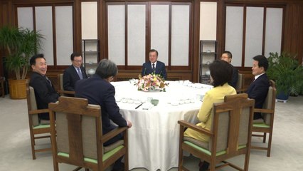 문 대통령·5당 대표 "여야정 상설협의체 재개 공감대 형성" / YTN