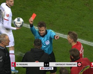 11e j. - Le capitaine de Francfort craque et bouscule l'entraîneur de Fribourg