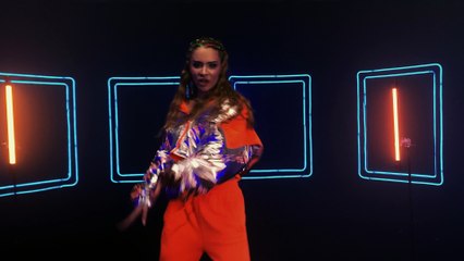 Feride Hilal Akın'ın Apple Music için iPhone ile çekilen video klibi