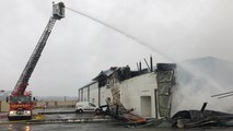Incendie du parc des expositions : plus de 40 pompiers engagés