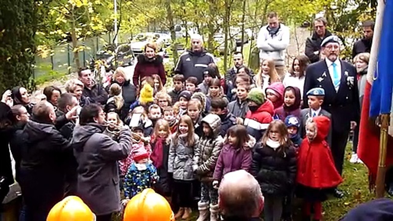La Marseillaise chantée à Neufchâteau à l'occasion du 11 Novembre
