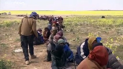 Turquía comienza a deportar a miembros del grupo Estado Islámico