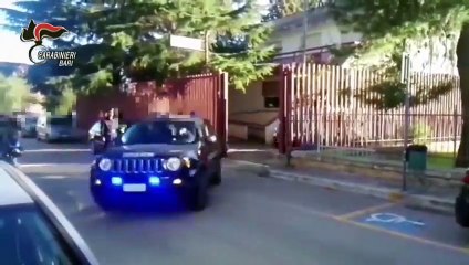 Acquaviva (BA) - Ladro entra in casa e porta via a braccio tv da 50 pollici (09.)