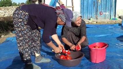 Kadınlar yemeklerin vazgeçilmezi için saatlerini harcıyor