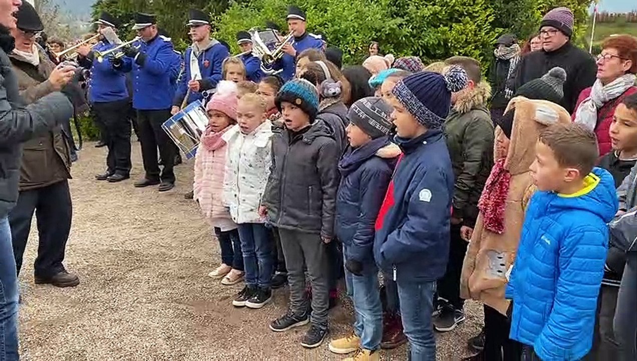 Vidéo. Les écoliers de Jules-Ferry chantent la Marseillaise aux cérémonies du 11-Novembre
