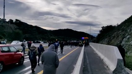Autopista cortada en La Jonquera por Tsumani Democràtic