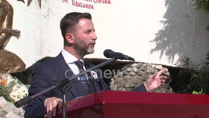 Ora News - Fotografitë e dëshmorëve në Bulevard, Braçe: Heronjtë nuk i shpalli qeveria, por lufta