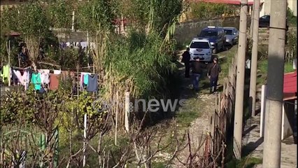 Ora News - Do i merrnin 500 euro secilit, kapen dy taksistë klandestinësh me 15 emigrantë në Korçë