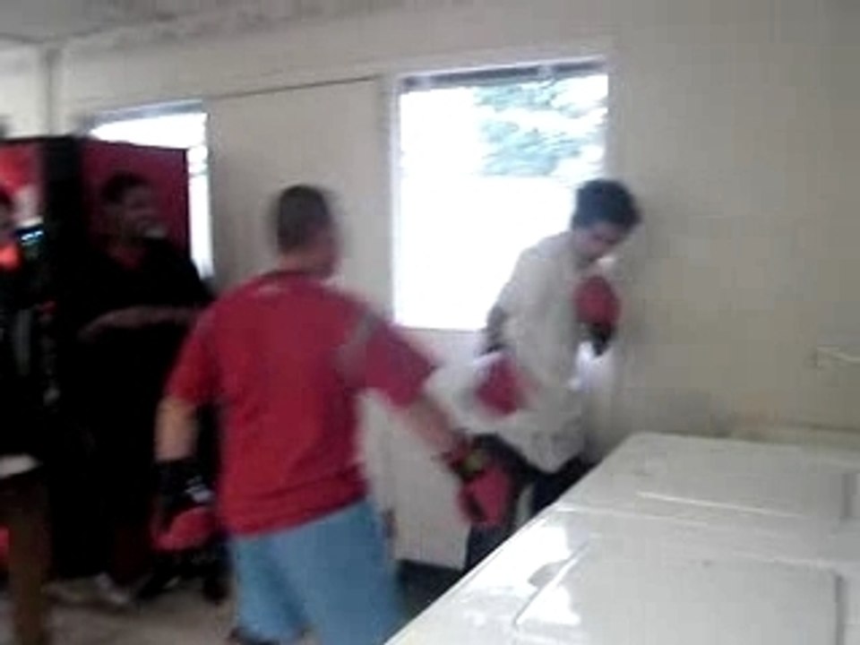 Mexican Laundry Boxing 2