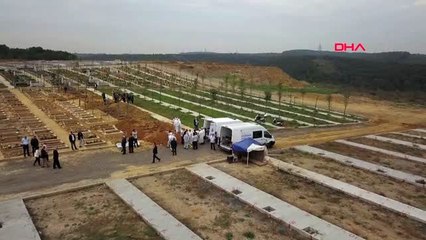 Fatih'te ölü bulunan 4 kardeş toprağa verildi 2