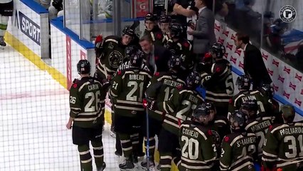 Patrick Roy pète une tabarnak de coche avec l’arbitre après la défaite des Remparts