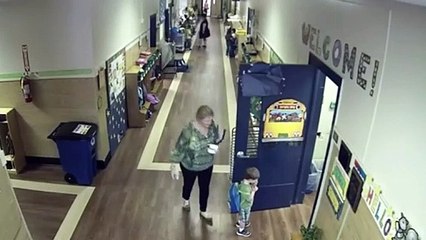 Ce que fait cette maitresse à cet enfant est révoltant